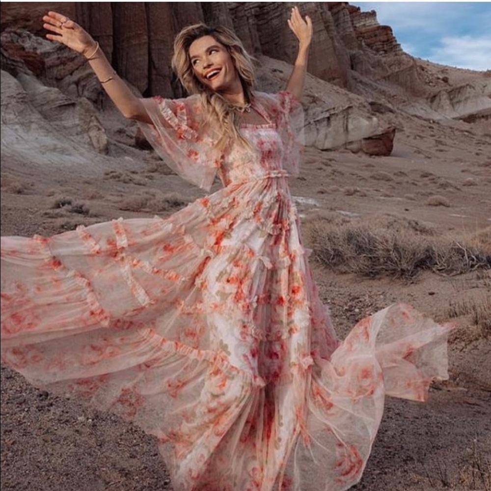 ISO Needle and thread gown size 8 - Picture 4 of 9